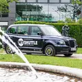 MyShutte, Fahrzeug fährt auf Straße