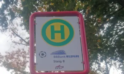 Haltestellen-Schild am BBBank Wildpark