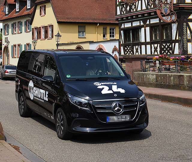 Hardt Ost Das KVV.MyShuttle fährt durch Hardt Ost.