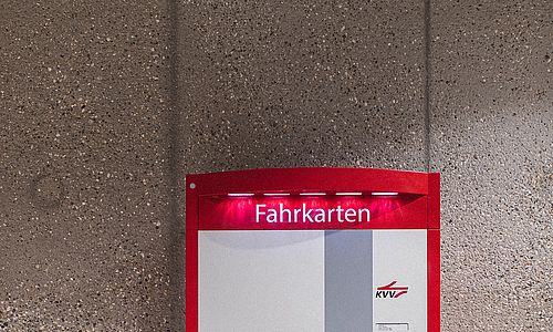 Fahrkartenautomat im Karlsruher Stadtbahntunnel