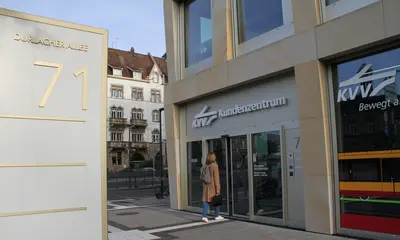 Ein Blick auf das Kundeninformationszentrum des KVV in der Durlacher Allee.