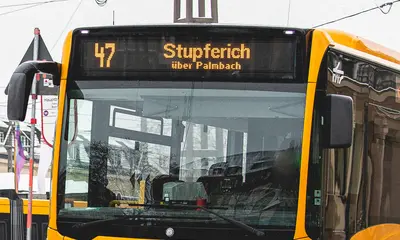 Ein Bus der Linie 47 am Karlsruher Hauptbahnhof