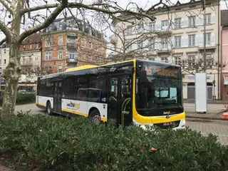 Ein Bus der Linie X45 in Baden-Baden