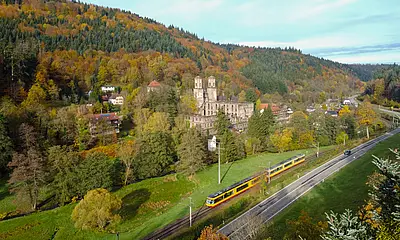AVG-Freizeitexpress fährt durchs Albtal.